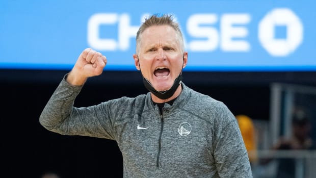 May 20, 2022; San Francisco, California, USA; Golden State Warriors head coach Steve Kerr instructs against the Dallas Mavericks during the second quarter in game two of the 2022 western conference finals at Chase Center. Mandatory Credit: Kyle Terada-USA TODAY Sports
