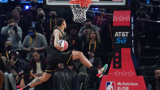 Feb 19, 2022; Cleveland, OH, USA; Golden State Warriors forward Juan Toscano-Anderson (95) dunks during the Slam Dunk Contest during the 2022 NBA All-Star Saturday Night at Rocket Mortgage Field House. Mandatory Credit: Kyle Terada-USA TODAY Sports