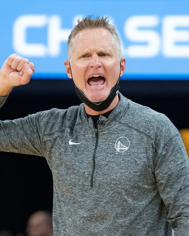 May 20, 2022; San Francisco, California, USA; Golden State Warriors head coach Steve Kerr instructs against the Dallas Mavericks during the second quarter in game two of the 2022 western conference finals at Chase Center. Mandatory Credit: Kyle Terada-USA TODAY Sports