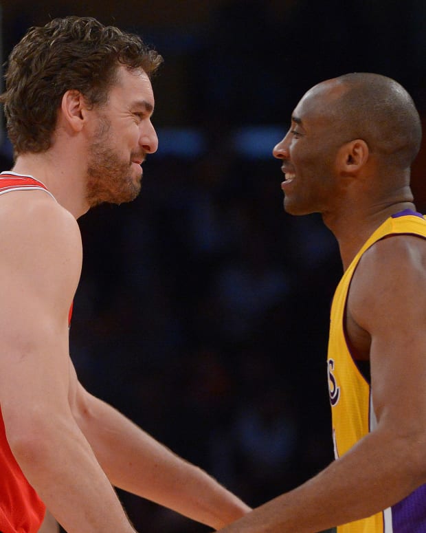 Jan 28, 2016; Los Angeles, CA, USA; Chicago Bulls center Pau Gasol (16) and Los Angeles Lakers forward Kobe Bryant (24) shake hands prior to the first half at Staples Center. Mandatory Credit: Jayne Kamin-Oncea-USA TODAY Sports